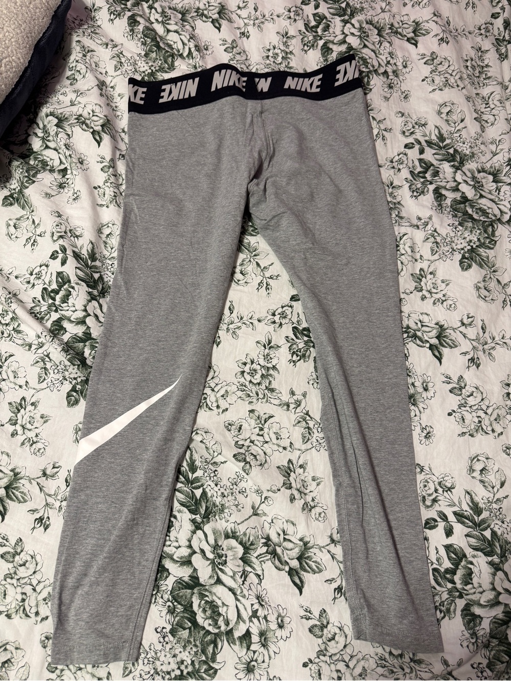 Nike Women’s Grey Athletic Leggings with Logo Waistband